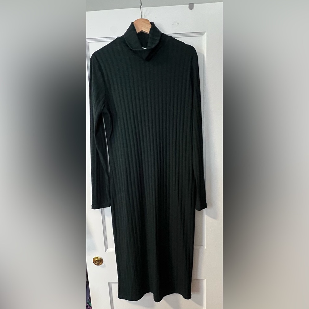 Hunter green bodycon midi dress (turtle neck )